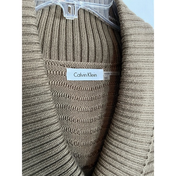 Size M Calvin Klein sweater dress. Amazing condition. Worn under 10 times - Picture 3 of 4